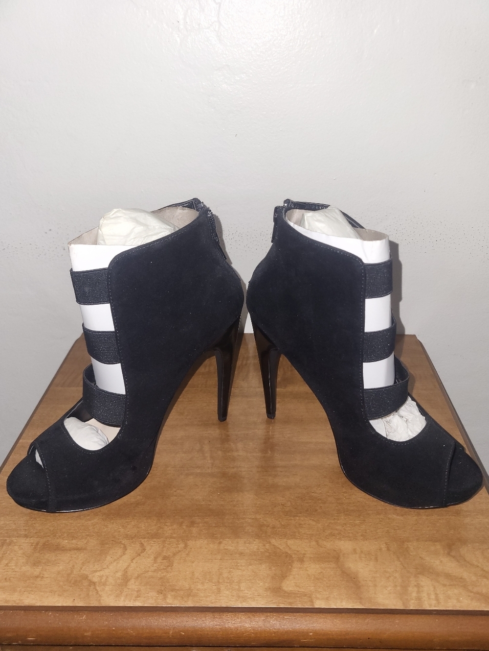 DollHouse "Spyglass" Black Suede Heels (Size 8)